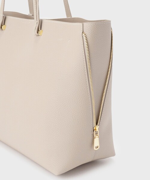 OPAQUE.CLIP(オペークドットクリップ)の「◆【軽量/A4サイズ対応/通勤対応】シュリンク合皮トートバッグ(トートバッグ・レディース・ライトグレー/ベージュ/ブラック/ホワイト系9・00)」の15枚目の写真