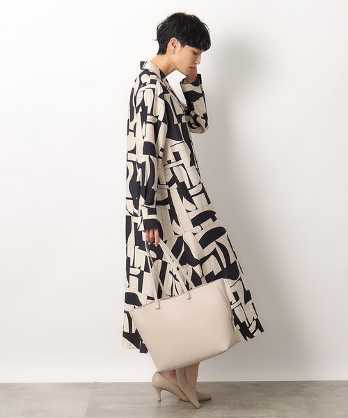 OPAQUE.CLIP(オペークドットクリップ)の「◆【軽量/A4サイズ対応/通勤対応】シュリンク合皮トートバッグ(トートバッグ・レディース・ライトグレー/ベージュ/ブラック/ホワイト系9・00)」の21枚目の写真