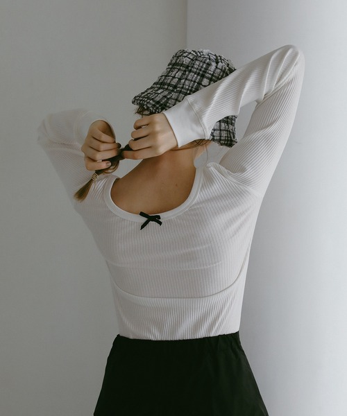 EFOLE（エフォル）の「プチリボン リブ ロンT（Tシャツ/カットソー・レディース・ブルー/ピンク/ホワイト・FREE）」の5枚目の写真