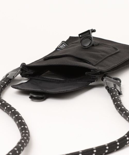 KiU(キウ)の「KiU/キウ 600D WR PHONE POUCH(スマホグッズ・レディース・レオパード/その他5/その他1/ブラック・FREE)」の7枚目の写真