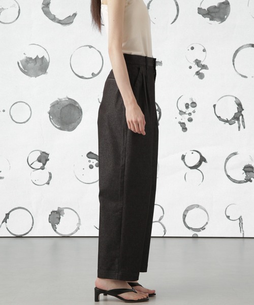 Apo(s)ture(アポスチャー)の「NORAH-005/デニムストレッチ3タックテーパードパンツ(デニムパンツ・レディース・ブルー/ブラック/ベージュ/ネイビー・XS/S/M/L/XL)」の10枚目の写真