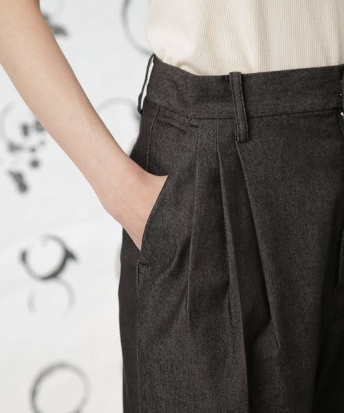 Apo(s)ture(アポスチャー)の「NORAH-005/デニムストレッチ3タックテーパードパンツ(デニムパンツ・レディース・ブルー/ブラック/ベージュ/ネイビー・XS/S/M/L/XL)」の14枚目の写真