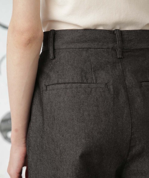 Apo(s)ture(アポスチャー)の「NORAH-005/デニムストレッチ3タックテーパードパンツ(デニムパンツ・レディース・ブルー/ブラック/ベージュ/ネイビー・XS/S/M/L/XL)」の15枚目の写真