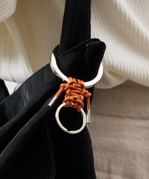 ITTI（イッチ）の「ITTI イッチ / CRISTY KNOTMAN RING ノットマンリング キーリング / ITTI-GOODS-062（キーホルダー・メンズ・グレイッシュベージュ/アイボリー/ブラック/タン/バーガンディー/オレンジ/イエロー/ブルー/レッド・FREE）」の9枚目の写真