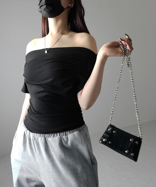 me+em select(ミームセレクト)の「※※【 3color 】半袖タックデザインドレープオフショルダートップス(Tシャツ/カットソー・レディース・ホワイト/グレー/ブラック・FREE)」の8枚目の写真