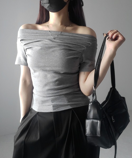 me+em select(ミームセレクト)の「※※【 3color 】半袖タックデザインドレープオフショルダートップス(Tシャツ/カットソー・レディース・ホワイト/グレー/ブラック・FREE)」の17枚目の写真