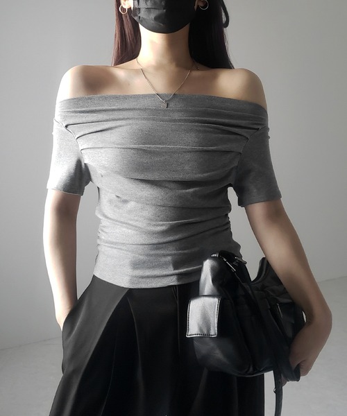 me+em select(ミームセレクト)の「※※【 3color 】半袖タックデザインドレープオフショルダートップス(Tシャツ/カットソー・レディース・ホワイト/グレー/ブラック・FREE)」の18枚目の写真