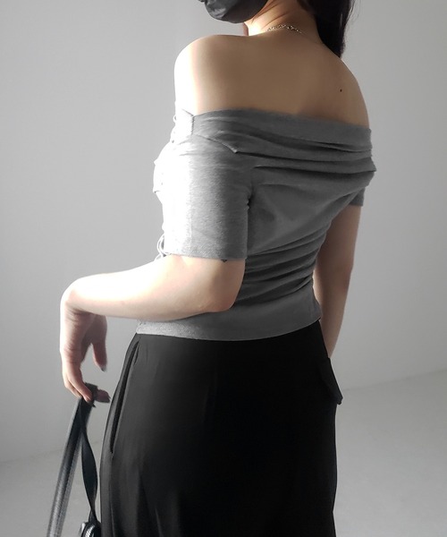 me+em select(ミームセレクト)の「※※【 3color 】半袖タックデザインドレープオフショルダートップス(Tシャツ/カットソー・レディース・ホワイト/グレー/ブラック・FREE)」の19枚目の写真