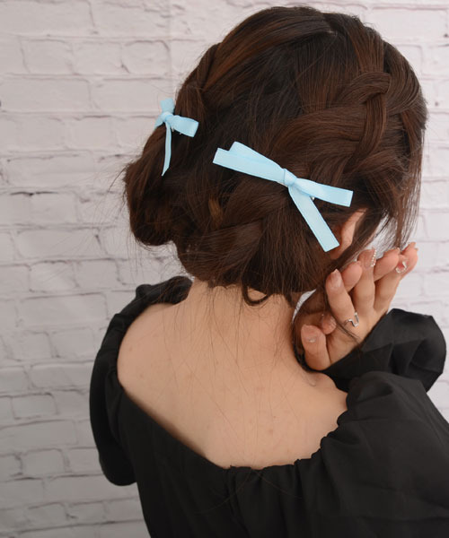 Mayree(メイリー)の「【float】パステルカラー リボン ヘアクリップ【2個セット/7色展開】(ヘアピン・レディース・イエロー/パープル/ピンク/グリーン/オフホワイト/ブルー/ブラック/レッド・FREE)」の4枚目の写真