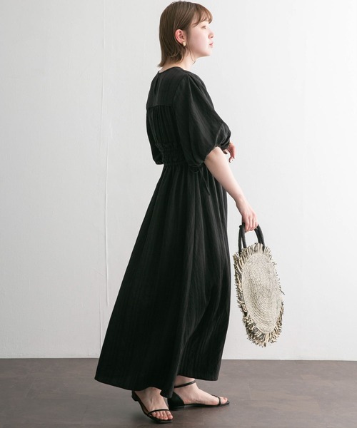 KBF（ケイビーエフ）の「カーブラインドロストシャーリングワンピース（ワンピース・レディース・ブラック/ブルー系その他/パープル系その他・36/38）」の22枚目の写真