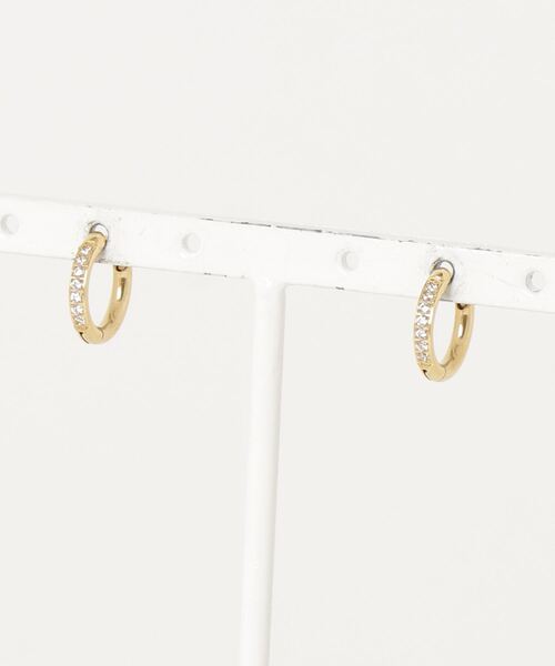 ebine(エビネ)の「金属アレルギー/half eternity pierce/サージカルステンレス(ピアス(両耳用)・レディース・シルバー/ゴールド・10/12/14)」の2枚目の写真