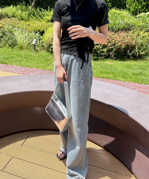 mebole(メボレ)の「スリムサイドギャザーTシャツ(Tシャツ/カットソー・レディース・ホワイト/ブラック/ブルー・FREE)」の4枚目の写真