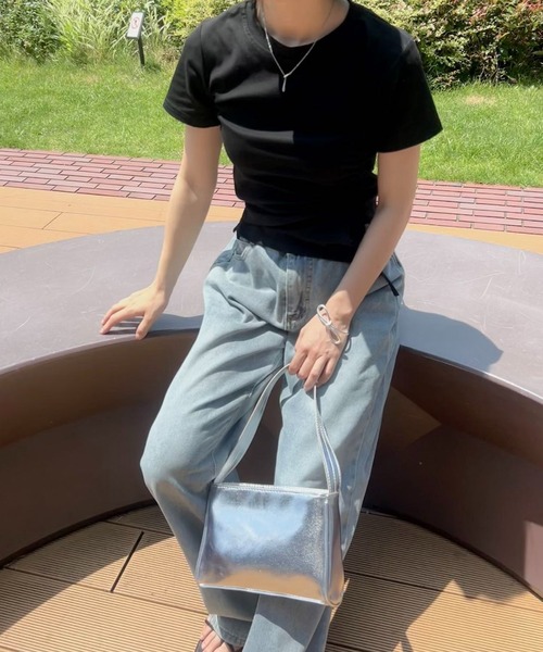 mebole(メボレ)の「スリムサイドギャザーTシャツ(Tシャツ/カットソー・レディース・ホワイト/ブラック/ブルー・FREE)」の7枚目の写真