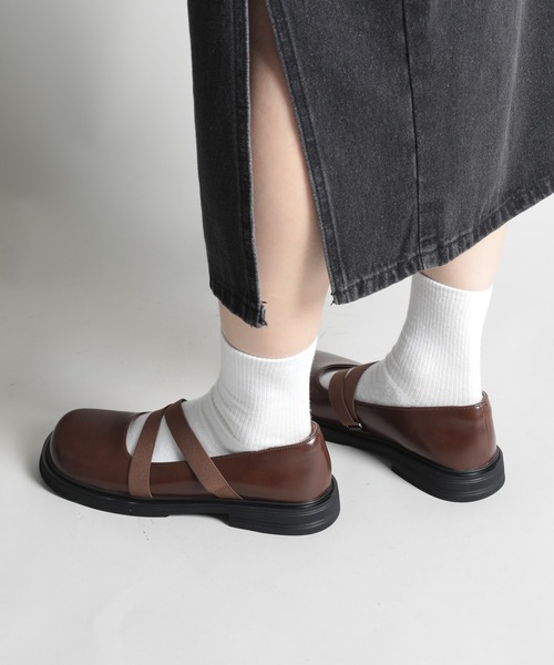 shoes365(シューズスリーシックスファイヴ)の「【shoes365】ダブルゴムバンドメリージェーンシューズ(その他シューズ・レディース・ブラウン/ブラック/オフホワイト・25.0cm/22.5cm/23.0cm/23.5cm/24.0cm/24.5㎝)」の9枚目の写真