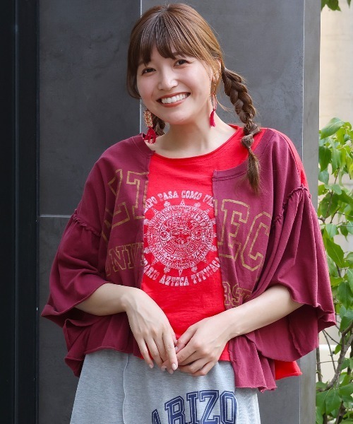 チチカカ(チチカカ)の「リメイク風ギャザースリーブTシャツ(Tシャツ/カットソー・レディース・カーキ/チャコールグレー/レッド・FREE)」の3枚目の写真