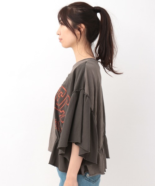 チチカカ(チチカカ)の「リメイク風ギャザースリーブTシャツ(Tシャツ/カットソー・レディース・カーキ/チャコールグレー/レッド・FREE)」の16枚目の写真