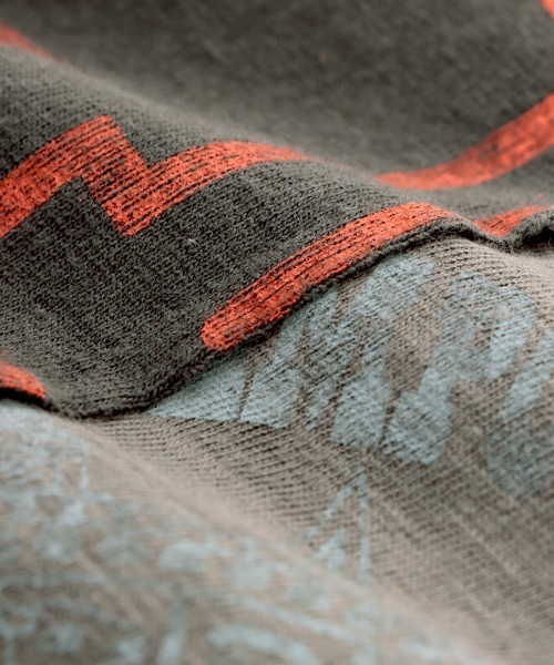 チチカカ(チチカカ)の「リメイク風ギャザースリーブTシャツ(Tシャツ/カットソー・レディース・カーキ/チャコールグレー/レッド・FREE)」の8枚目の写真