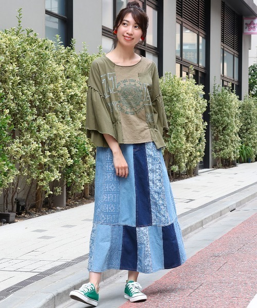 チチカカ(チチカカ)の「リメイク風ギャザースリーブTシャツ(Tシャツ/カットソー・レディース・カーキ/チャコールグレー/レッド・FREE)」の4枚目の写真