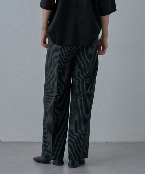 COLONY 2139(コロニートゥーワンスリーナイン)の「ピンストライプ2タックワイドパンツ(スラックス・メンズ・グレー/ブラック/チャコールグレー・MEDIUM/LARGE)」の10枚目の写真