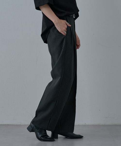COLONY 2139(コロニートゥーワンスリーナイン)の「ピンストライプ2タックワイドパンツ(スラックス・メンズ・グレー/ブラック/チャコールグレー・MEDIUM/LARGE)」の11枚目の写真