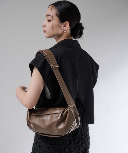 Shelly island(シェリーアイランド)の「フェイクレザーショルダーバッグ(ショルダーバッグ・レディース・ブラウン/ブラック/ホワイト・FREE)」の22枚目の写真