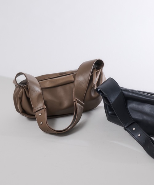 Shelly island(シェリーアイランド)の「フェイクレザーショルダーバッグ(ショルダーバッグ・レディース・ブラウン/ブラック/ホワイト・FREE)」の20枚目の写真