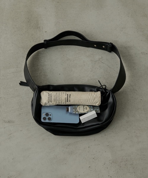 TRY1TRY ピアッシング大容量ショルダーバッグ TRY1TRY ピアッシング大容量ショルダーバッグ