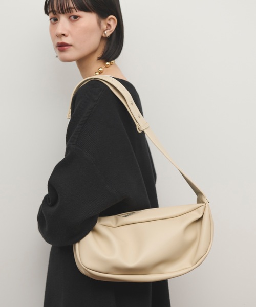 Shelly island(シェリーアイランド)の「フェイクレザーショルダーバッグ(ショルダーバッグ・レディース・ブラウン/ブラック/ホワイト・FREE)」の6枚目の写真