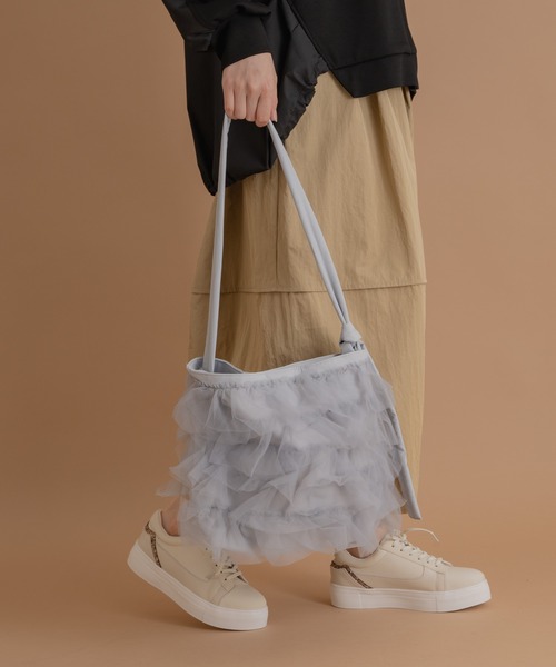 KATHARINE ROSS(キャサリンロス)の「【KATHARINE ROSS】【WEB限定】チュールナイロンショルダーバッグ(ショルダーバッグ・レディース・ライトグレー/アイボリー/ブラック・MEDIUM)」の3枚目の写真