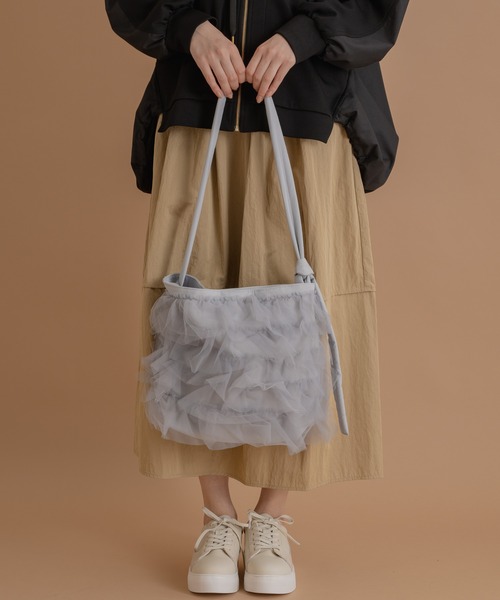 KATHARINE ROSS(キャサリンロス)の「【KATHARINE ROSS】【WEB限定】チュールナイロンショルダーバッグ(ショルダーバッグ・レディース・ライトグレー/アイボリー/ブラック・MEDIUM)」の12枚目の写真