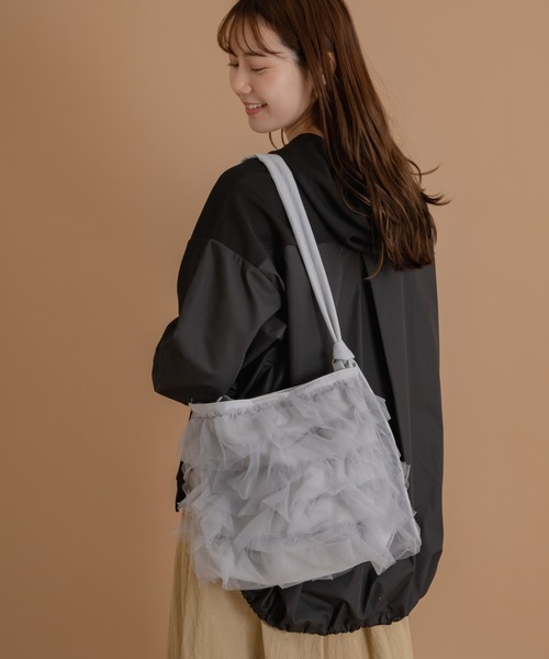 KATHARINE ROSS(キャサリンロス)の「【KATHARINE ROSS】【WEB限定】チュールナイロンショルダーバッグ(ショルダーバッグ・レディース・ライトグレー/アイボリー/ブラック・MEDIUM)」の13枚目の写真
