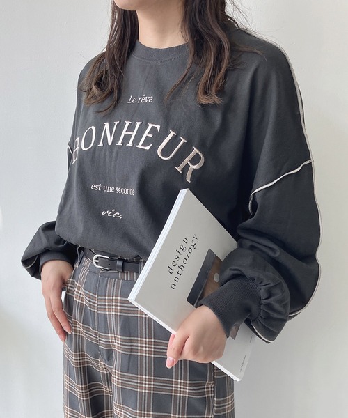 AS KNOW AS plus（アズノゥアズプラス）の「◇配色ロゴビッグサイズロンT（Tシャツ/カットソー・レディース・モカ/オートミール/スミクロ・FREE）」の2枚目の写真