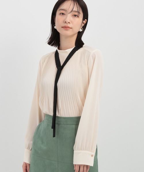 Andemiu(アンデミュウ)の「ボウタイプリーツブラウス148367(シャツ/ブラウス・レディース・グリーン/ベージュ/チャコールグレー/アイボリー・FREE)」の20枚目の写真