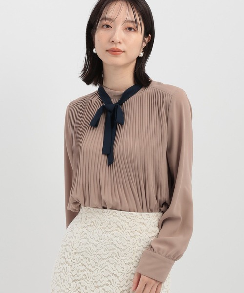 Andemiu(アンデミュウ)の「ボウタイプリーツブラウス148367(シャツ/ブラウス・レディース・グリーン/ベージュ/チャコールグレー/アイボリー・FREE)」の22枚目の写真