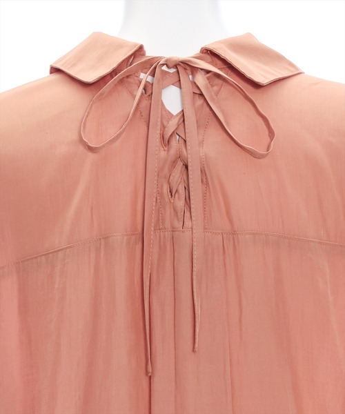 clear（クリア）の「バックスピンドル裾タックブラウス [シンプル可愛い ベーシック]≪再入荷≫（シャツ/ブラウス・レディース・サーモンピンク/グリーン/オフホワイト/ブラック/グレイッシュベージュ・F）」の18枚目の写真