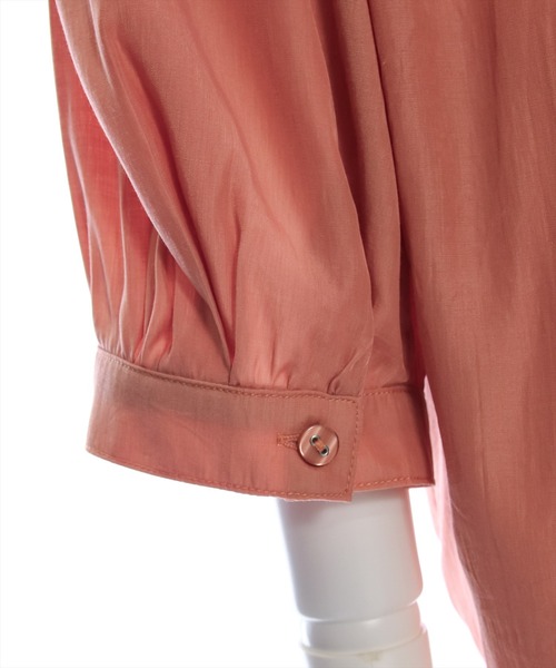 clear（クリア）の「バックスピンドル裾タックブラウス [シンプル可愛い ベーシック]≪再入荷≫（シャツ/ブラウス・レディース・サーモンピンク/グリーン/オフホワイト/ブラック/グレイッシュベージュ・F）」の7枚目の写真