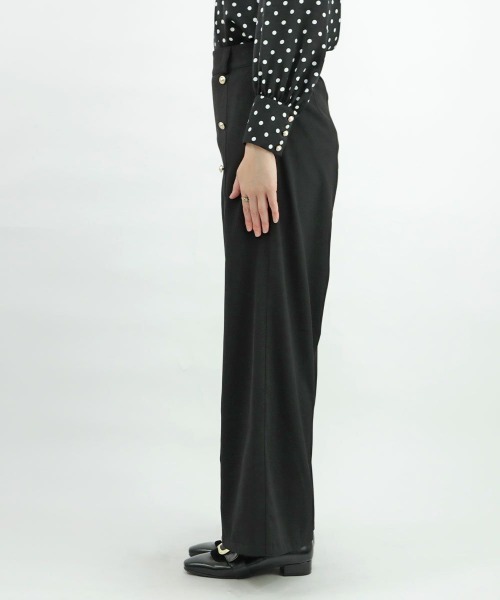 an another angelus（アンアナザーアンジェラス）の「フロントゴールド釦使いストレートパンツ/ananotherangelus（その他パンツ・レディース・インディゴブルー/ブラック・1/2）」の13枚目の写真