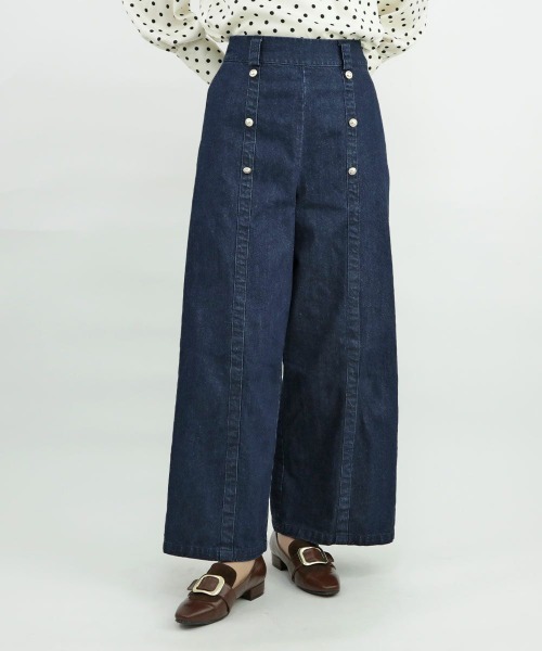 an another angelus（アンアナザーアンジェラス）の「フロントゴールド釦使いストレートパンツ/ananotherangelus（その他パンツ・レディース・インディゴブルー/ブラック・1/2）」の10枚目の写真