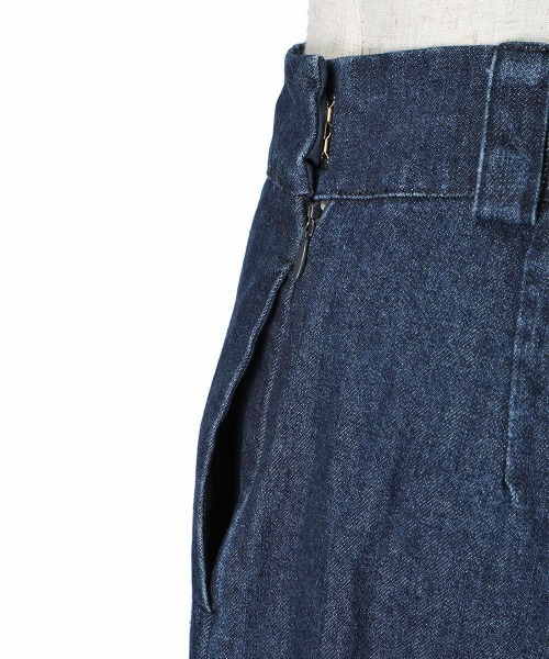 an another angelus（アンアナザーアンジェラス）の「フロントゴールド釦使いストレートパンツ/ananotherangelus（その他パンツ・レディース・インディゴブルー/ブラック・1/2）」の22枚目の写真