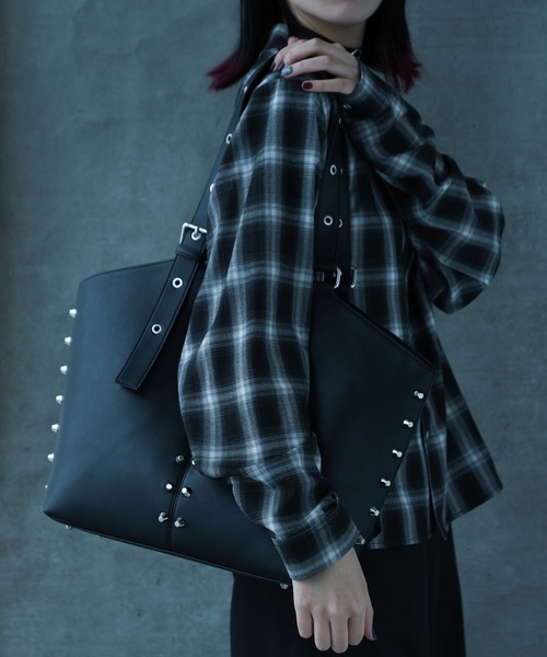 HARE（ハレ）の「スタッズトート(HARE)（トートバッグ・メンズ・ブラック・FREE）」の15枚目の写真