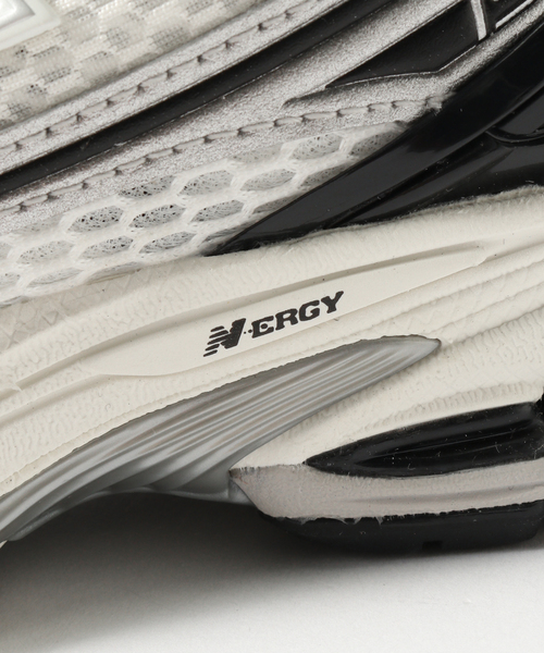 NEW BALANCE(ニューバランス)の「New Balance(ニューバランス) M1906RER(スニーカー・メンズ・シルバー・25.5cm/26cm/26.5cm/27cm/27.5cm/28cm)」の17枚目の写真