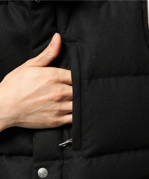 Lui's（ルイス）の「Lui's(ルイス) ウールダウンベスト（ダウンベスト・メンズ・チャコールグレー/ブラック/ライトグレー・MEDIUM/SMALL/LARGE）」の10枚目の写真