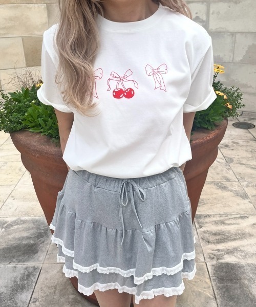 MORE self LOVE(モアセルフラブ)の「チェリーボンタトゥーTシャツ(Tシャツ/カットソー・レディース・ホワイト/グレー・FREE)」の1枚目の写真