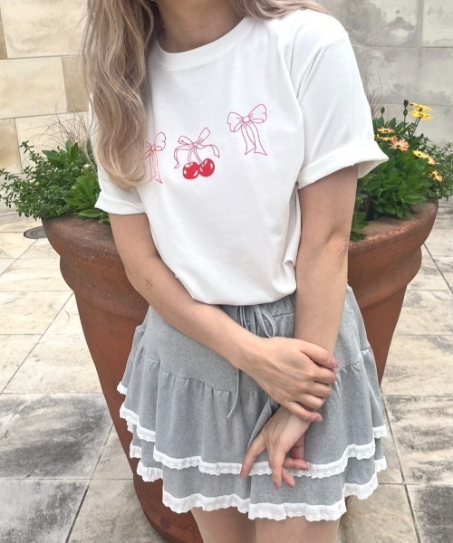 MORE self LOVE(モアセルフラブ)の「チェリーボンタトゥーTシャツ(Tシャツ/カットソー・レディース・ホワイト/グレー・FREE)」の4枚目の写真