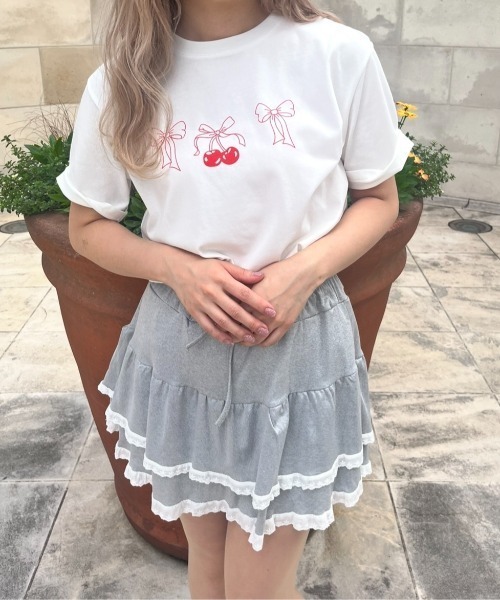 MORE self LOVE(モアセルフラブ)の「チェリーボンタトゥーTシャツ(Tシャツ/カットソー・レディース・ホワイト/グレー・FREE)」の5枚目の写真
