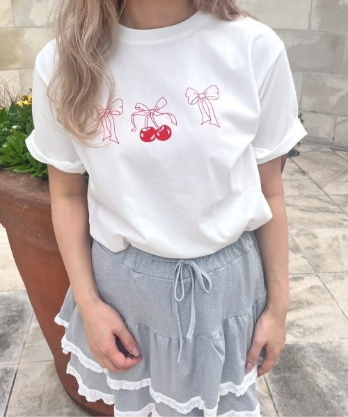 MORE self LOVE(モアセルフラブ)の「チェリーボンタトゥーTシャツ(Tシャツ/カットソー・レディース・ホワイト/グレー・FREE)」の7枚目の写真