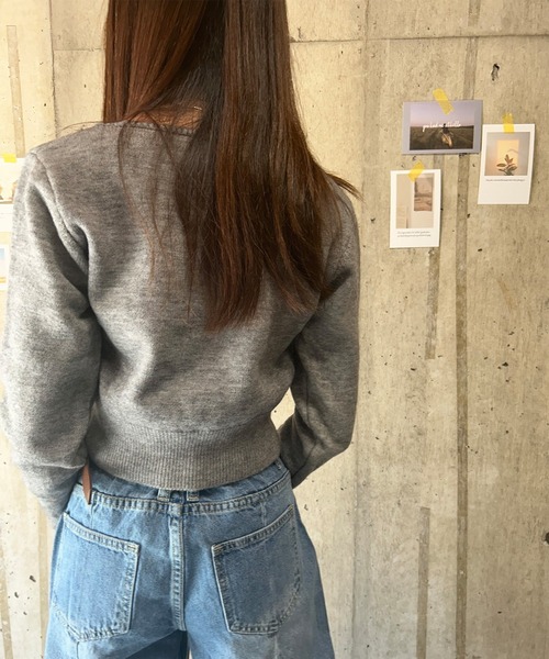 IRADOWL(アイラドール)の「スクエアカラーショート丈ニット(ニット/セーター・レディース・ベージュ/ブラウン系その他/アイボリー/グレー・FREE)」の11枚目の写真