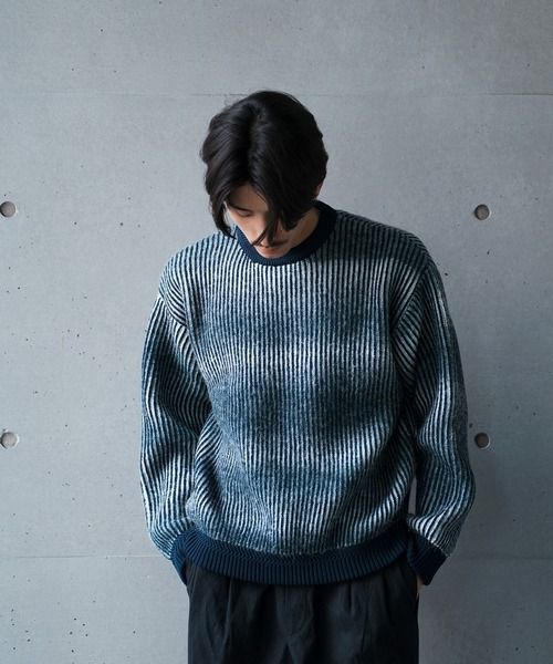 UNION STATION（ユニオンステーション）の「＊WEB限定　オーバーサイズグラデーション ニットセーター（ニット/セーター・メンズ・ブラック/ネイビー/クリーム・M/L）」の4枚目の写真