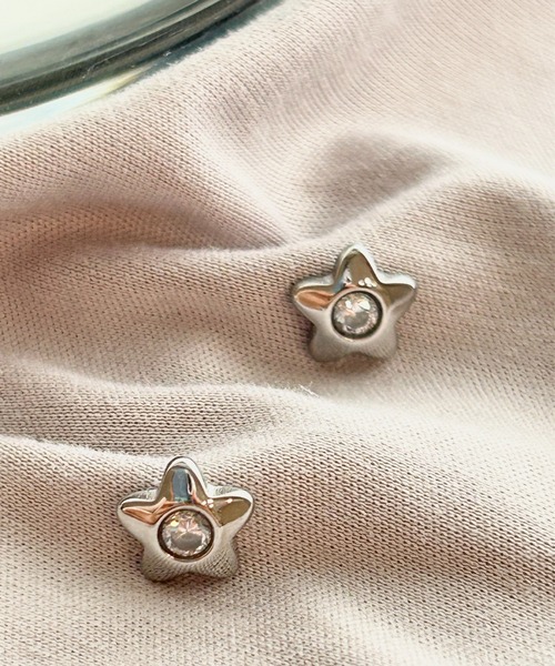 ciite' surgical stainless(シーテサージカルステンレス)の「【 金属アレルギー対応 】 フラワーピアス サージカルステンレス(ピアス(両耳用)・レディース・シルバー/ゴールド・FREE)」の7枚目の写真