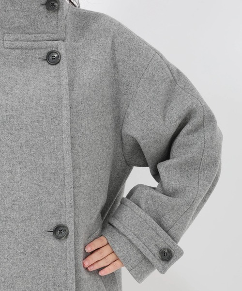 STRAWBERRY-FIELDS（ストロベリーフィールズ）の「ｽﾀﾝﾄﾞｶﾗｰﾐﾃﾞｨｺｰﾄ（ステンカラーコート・レディース・モカ/トップグレー・2）」の7枚目の写真